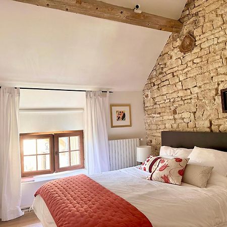 Gigny  La Cour Des Delices B&B 외부 사진