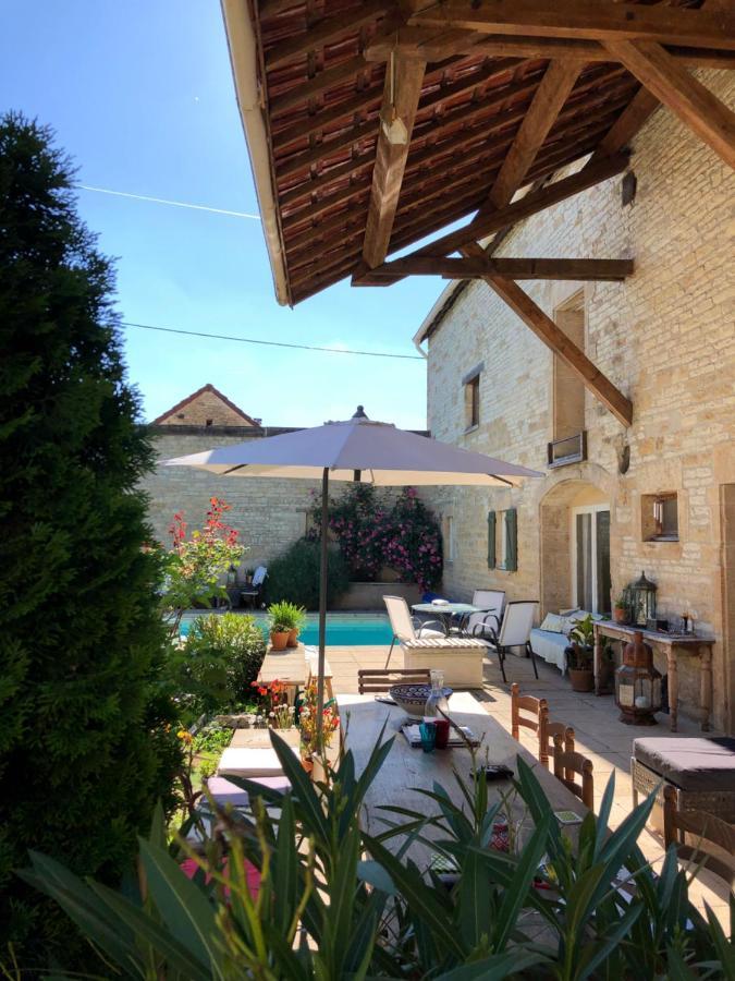 Gigny  La Cour Des Delices B&B 외부 사진