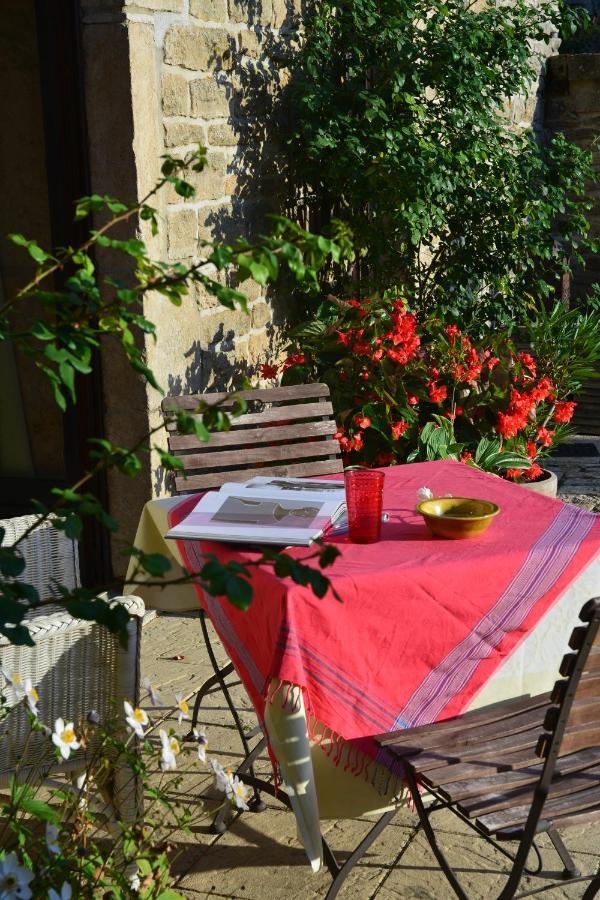Gigny  La Cour Des Delices B&B 외부 사진