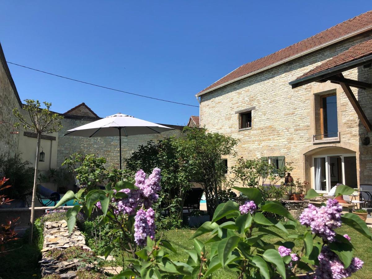 Gigny  La Cour Des Delices B&B 외부 사진