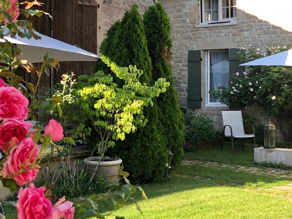 Gigny  La Cour Des Delices B&B 외부 사진