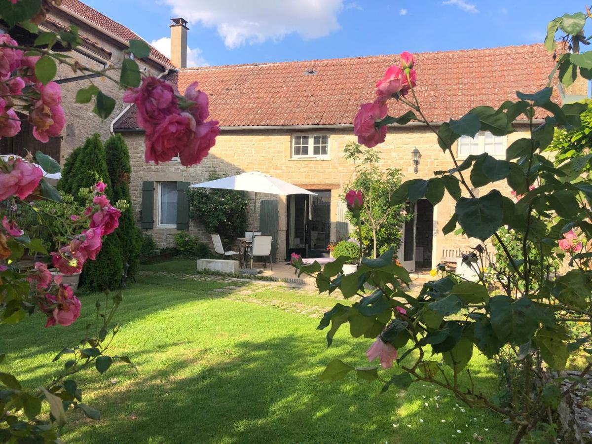 Gigny  La Cour Des Delices B&B 외부 사진