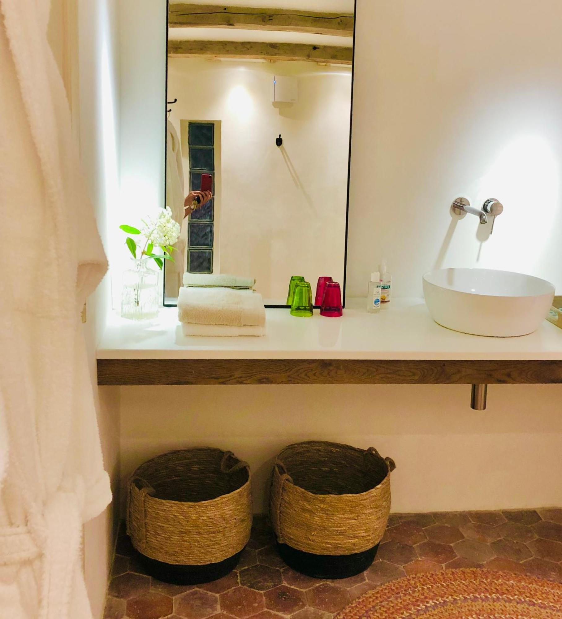 Gigny  La Cour Des Delices B&B 외부 사진