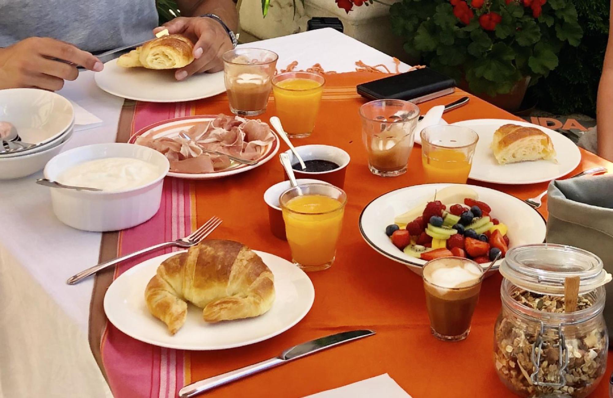 Gigny  La Cour Des Delices B&B 외부 사진