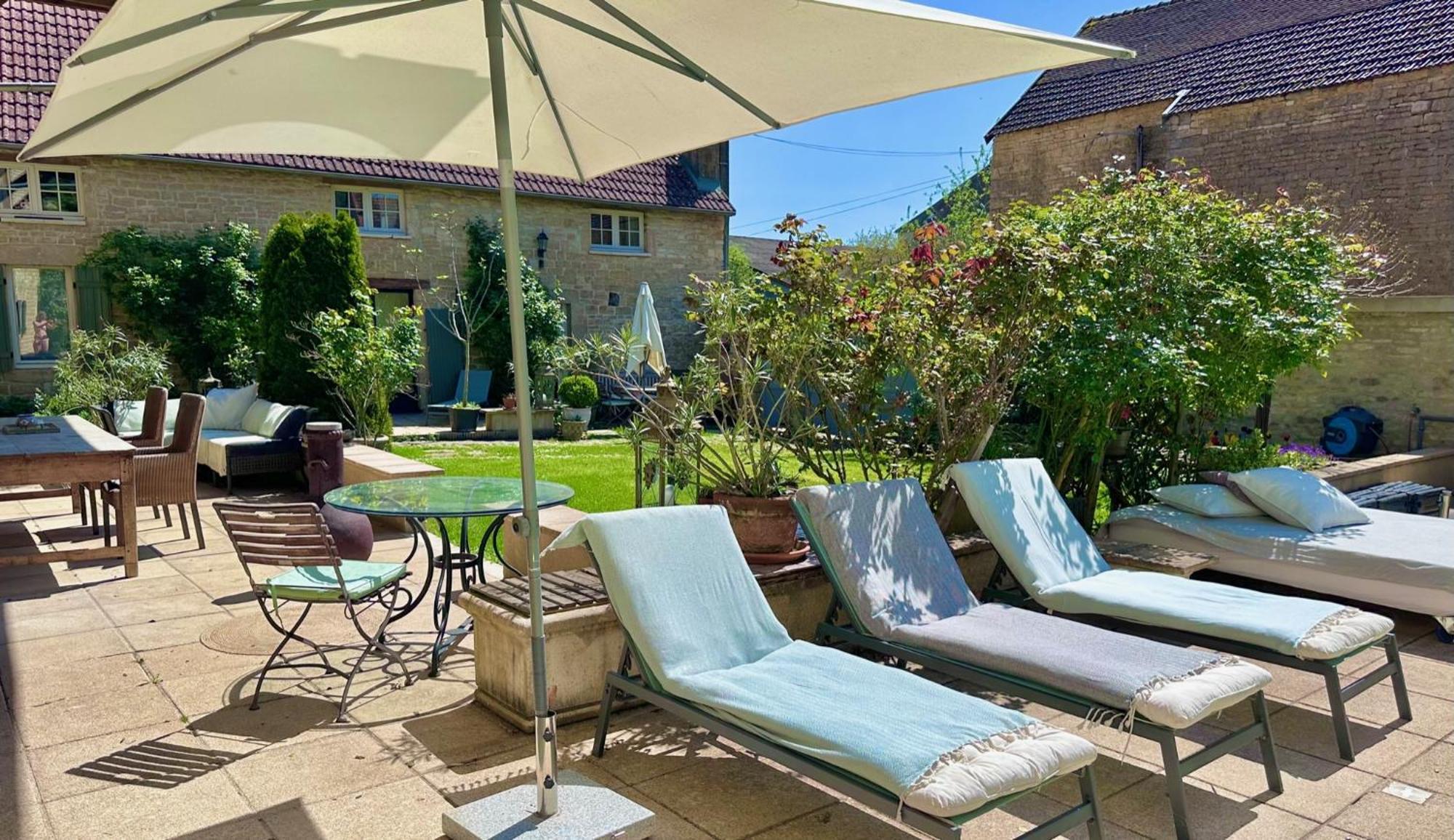Gigny  La Cour Des Delices B&B 외부 사진