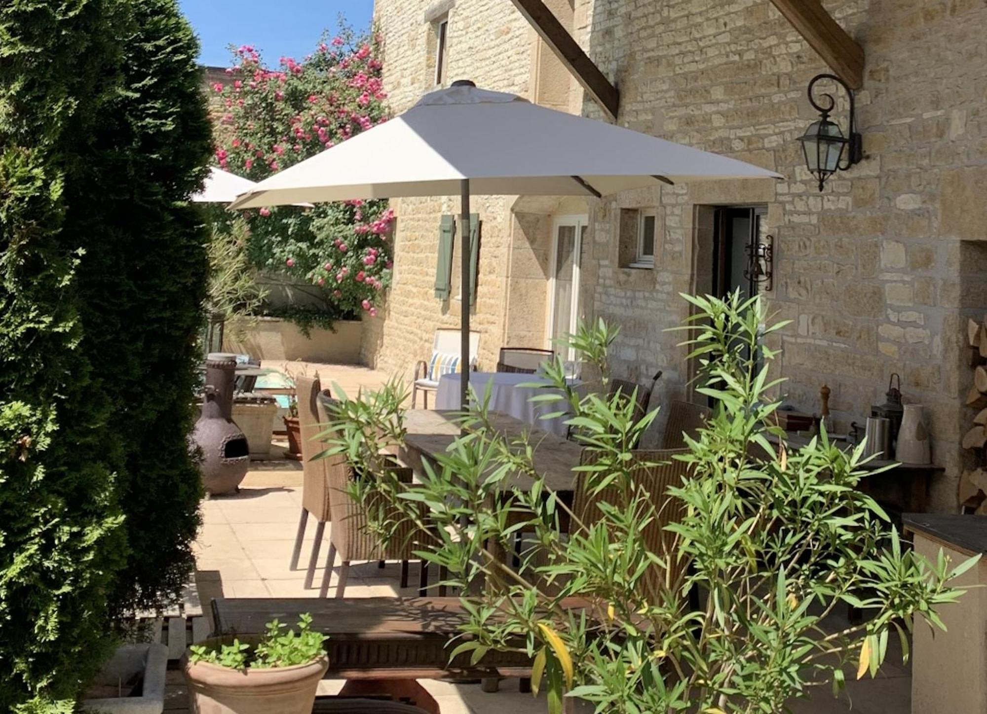 Gigny  La Cour Des Delices B&B 외부 사진